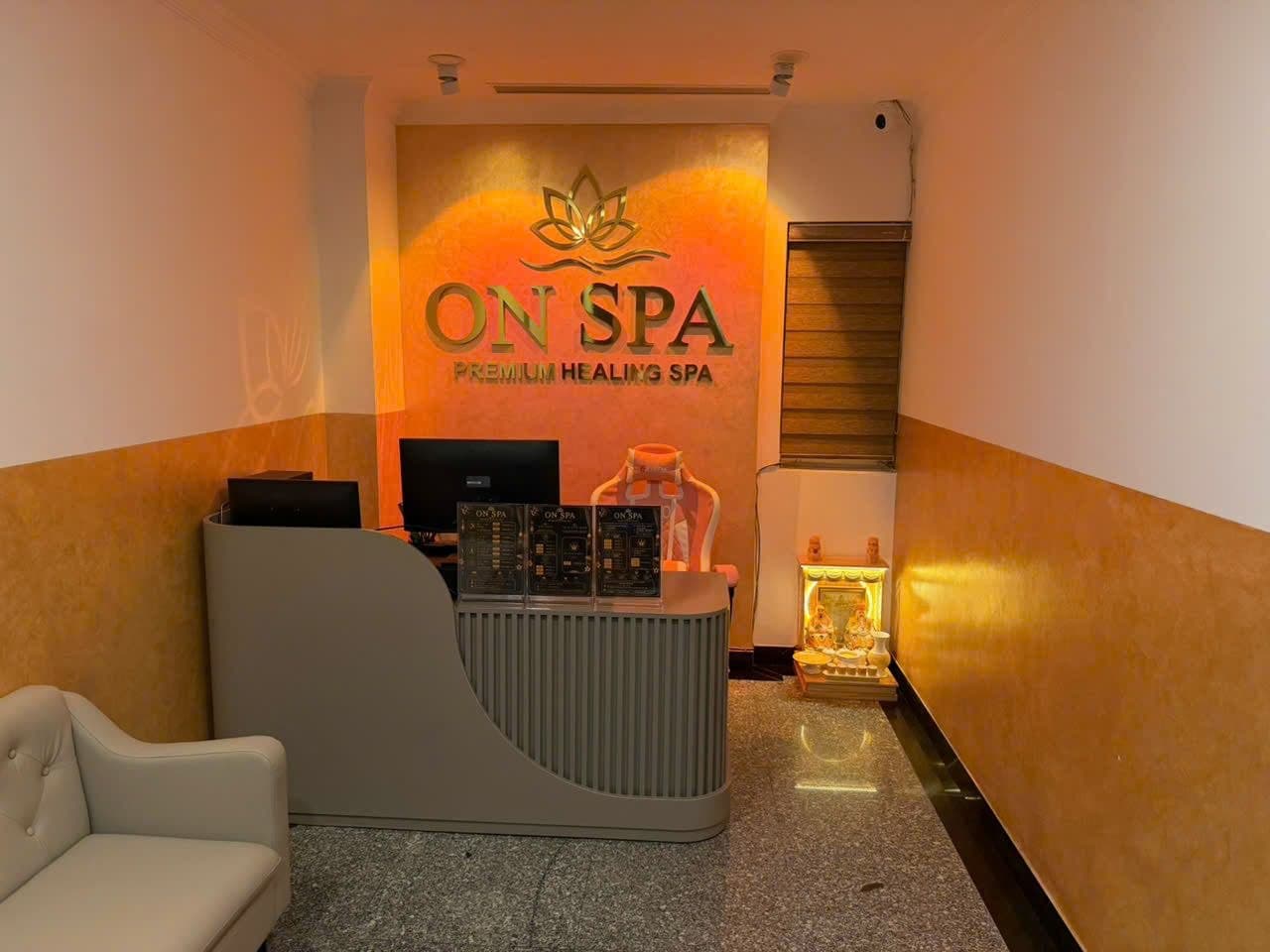 ON SPA 로고가 보이는 다낭 온 스파 리셉션