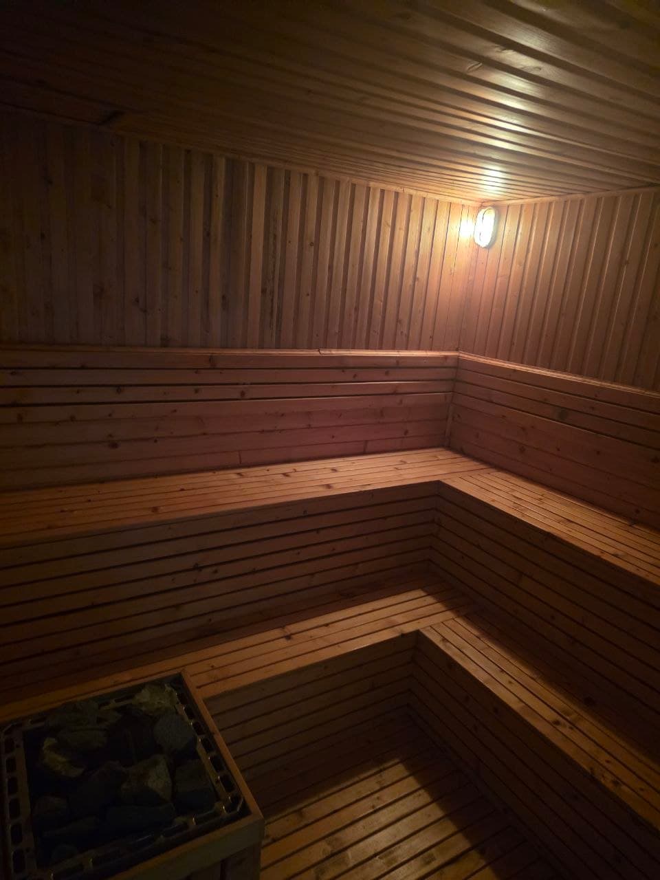 다낭 수 사우나 마사지 목재 벤치가 있는 건식 사우나 시설